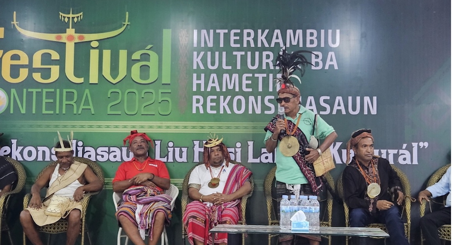 The lia-na’in (elders) from all over Timor-Leste at the 2025 Festival Fronteira in Suai, Covalima, explaining the concepts and practices of customary law, related to conflict resolution and reconciliation, in particular the nahe biti bo’ot / Supplied